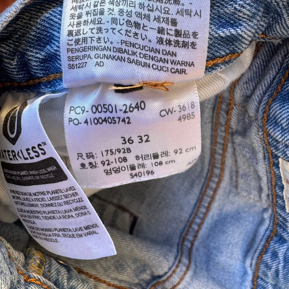 Levi's 501 Premium Original Fit Light Wash Straight Leg Jeans Men 36x32